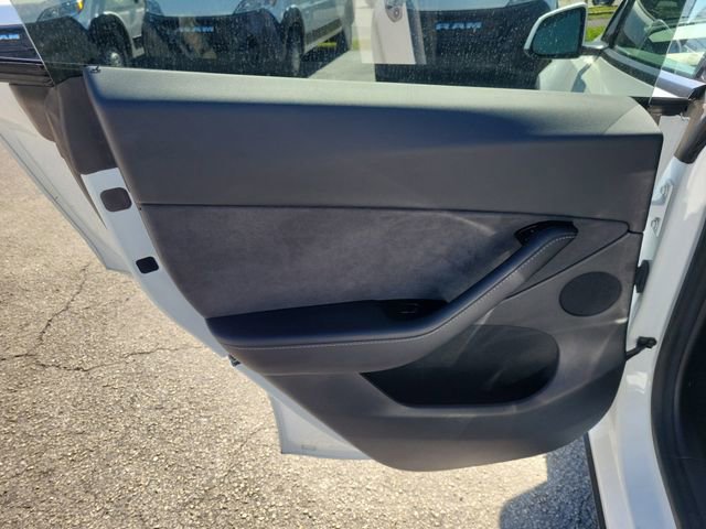 Used 2020 Tesla Model Y Long Range image 14