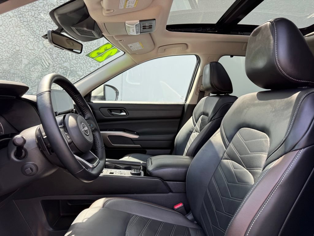 Certified 2023 Nissan Pathfinder Platinum AWD/4WD image 14