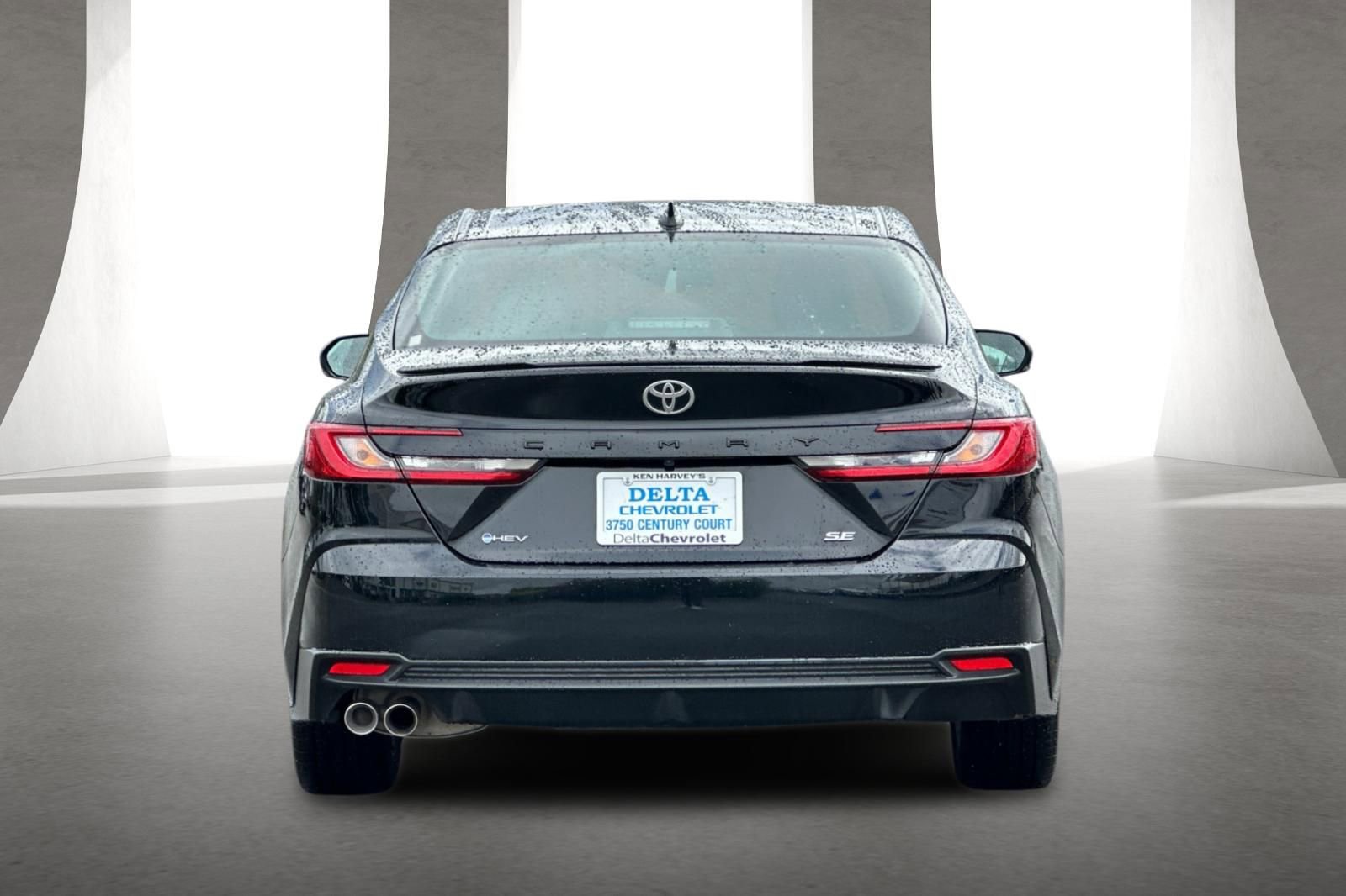 Used 2025 Toyota Camry SE image 5