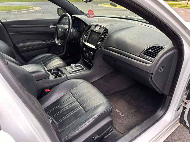 Used 2015 Chrysler 300 S w/ 300S Premium Group RWD image 9
