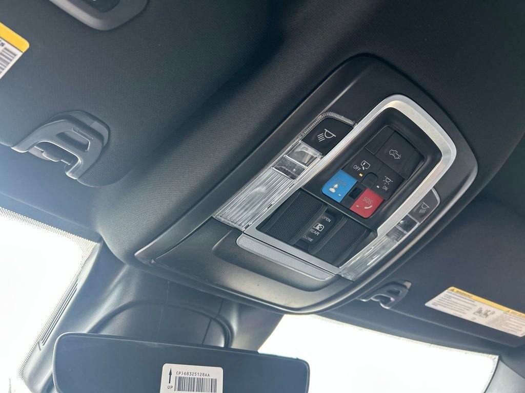 New 2026 RAM 3500 Laramie AWD/4WD image 25