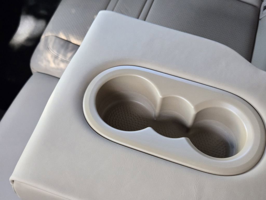 Used 2022 Porsche Cayenne image 37