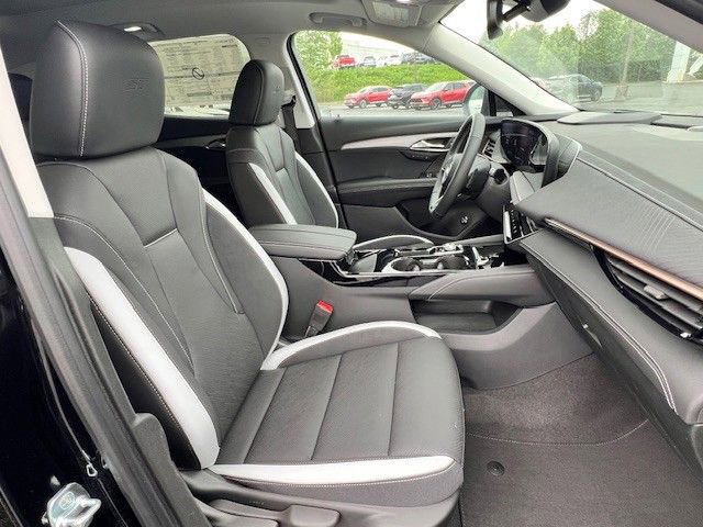 Certified 2025 Buick Envision Sport Touring image 18