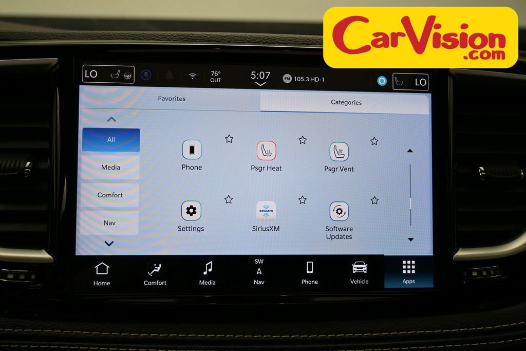 Used 2025 Chrysler Pacifica Limited image 28