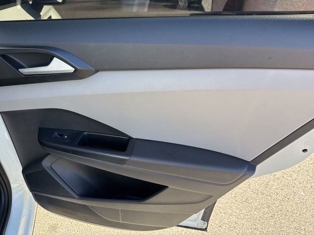 Used 2022 Volkswagen Taos S image 11