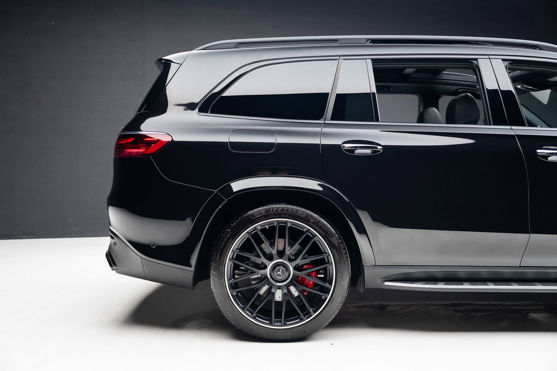 Used 2024 Mercedes-Benz GLS 63 AMG 4MATIC image 40