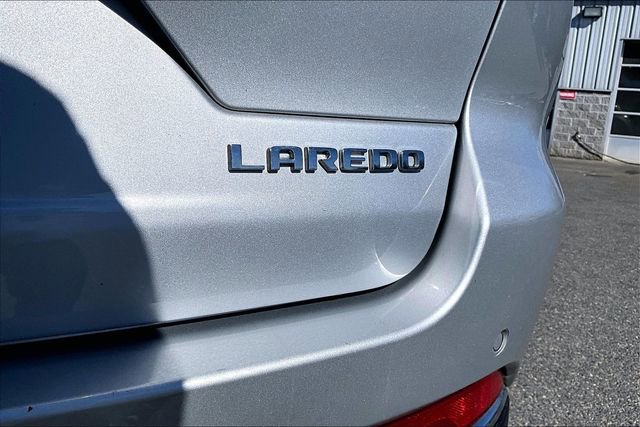 Used 2023 Jeep Grand Cherokee Laredo w/ Luxury Tech Group I AWD/4WD image 23