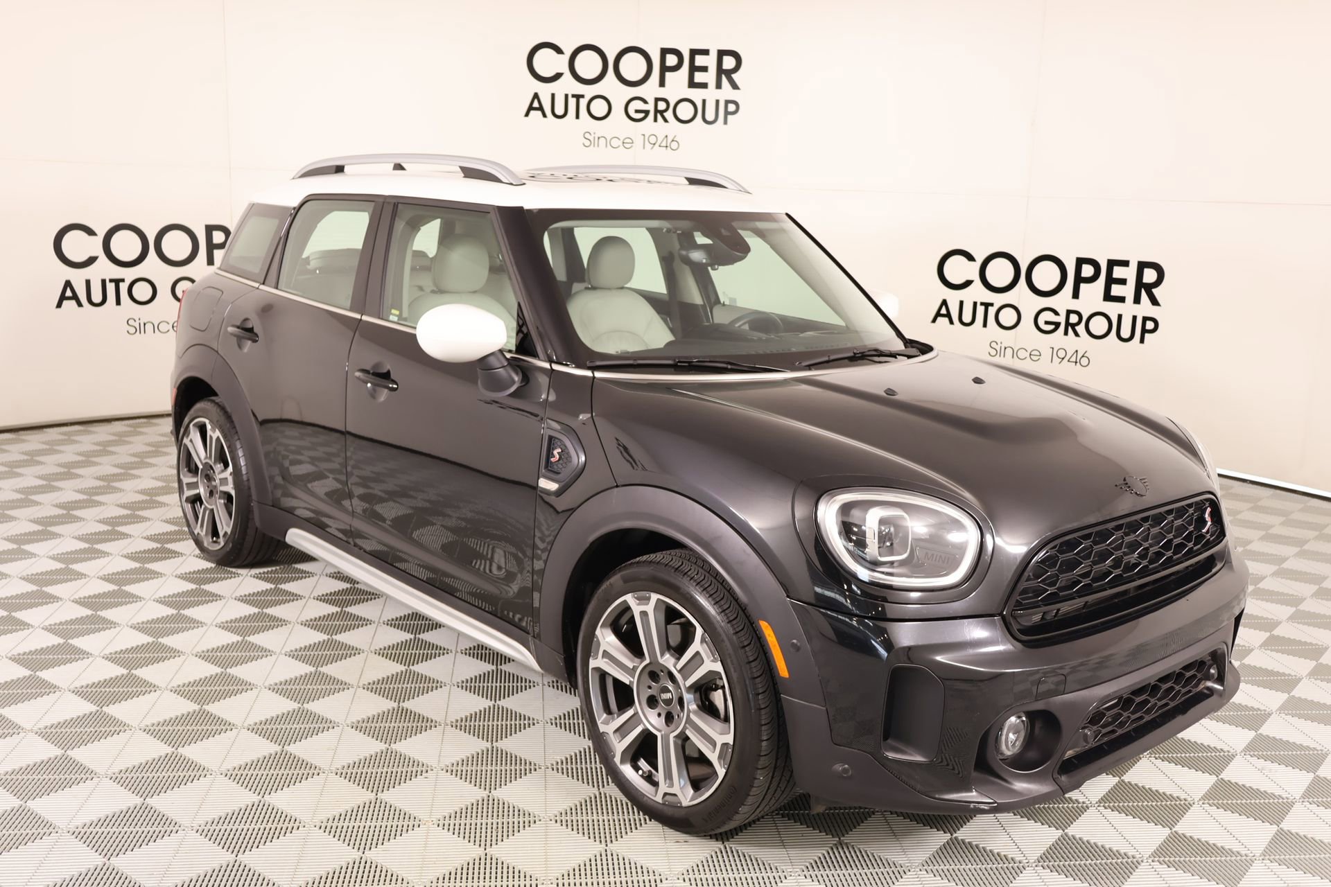 Used 2024 MINI Cooper Countryman S FWD image 1