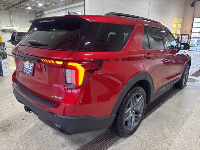 New 2026 Ford Explorer ST-Line w/ ST-Line Street Pack image 5