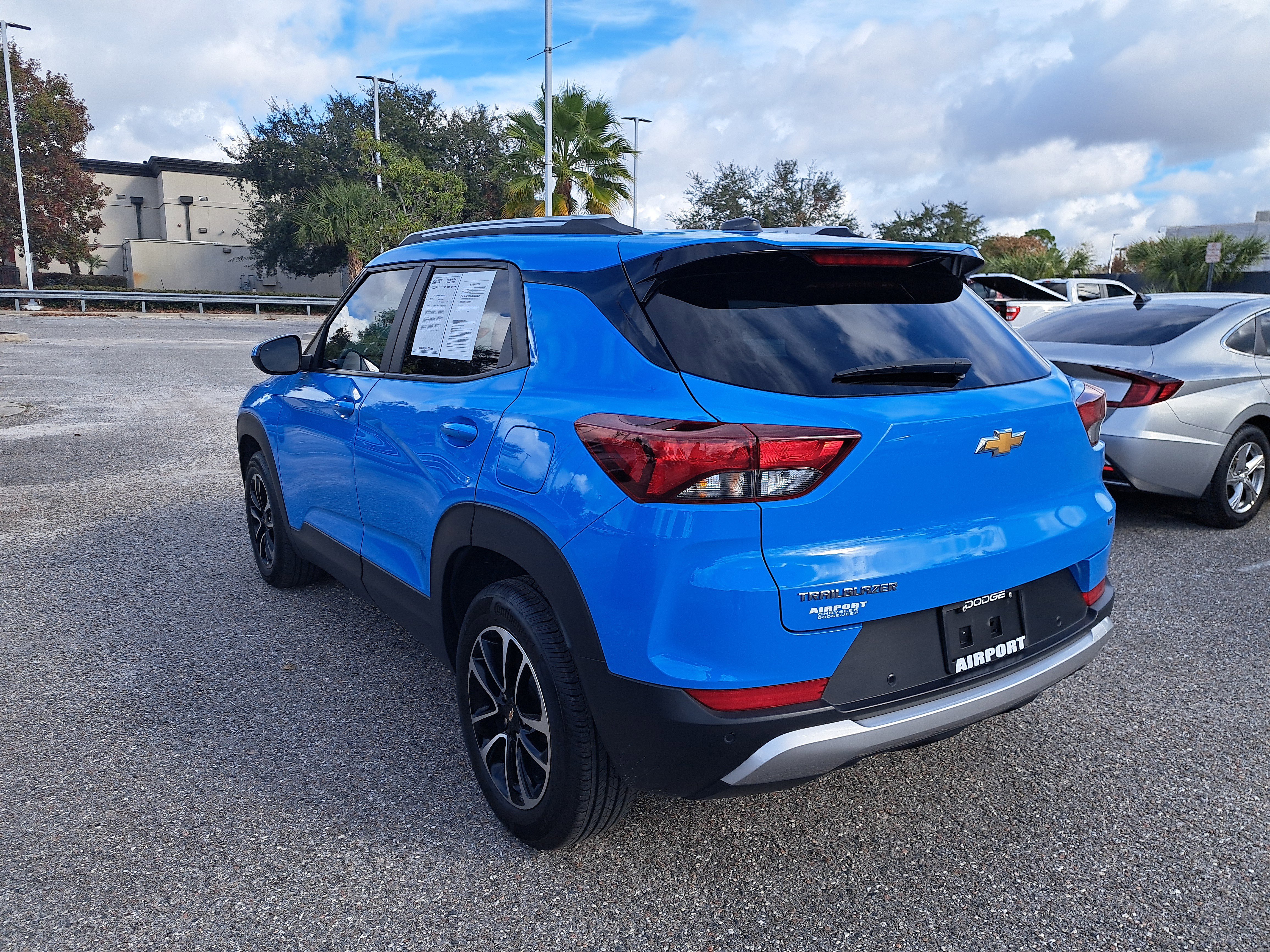 Used 2024 Chevrolet TrailBlazer LT w/ Driver Confidence Package image 4