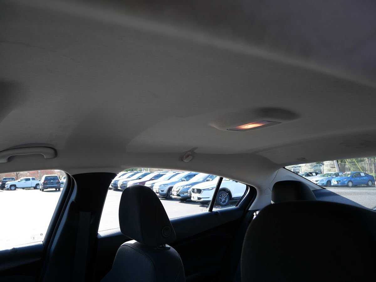 Used 2018 Chevrolet Cruze LT w/ Convenience Package FWD image 11