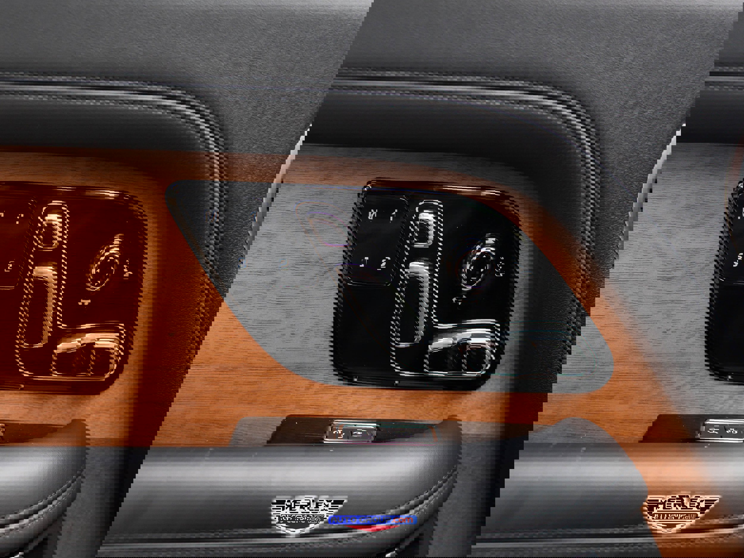 Used 2018 Land Rover Range Rover Long Wheelbase Supercharged image 44