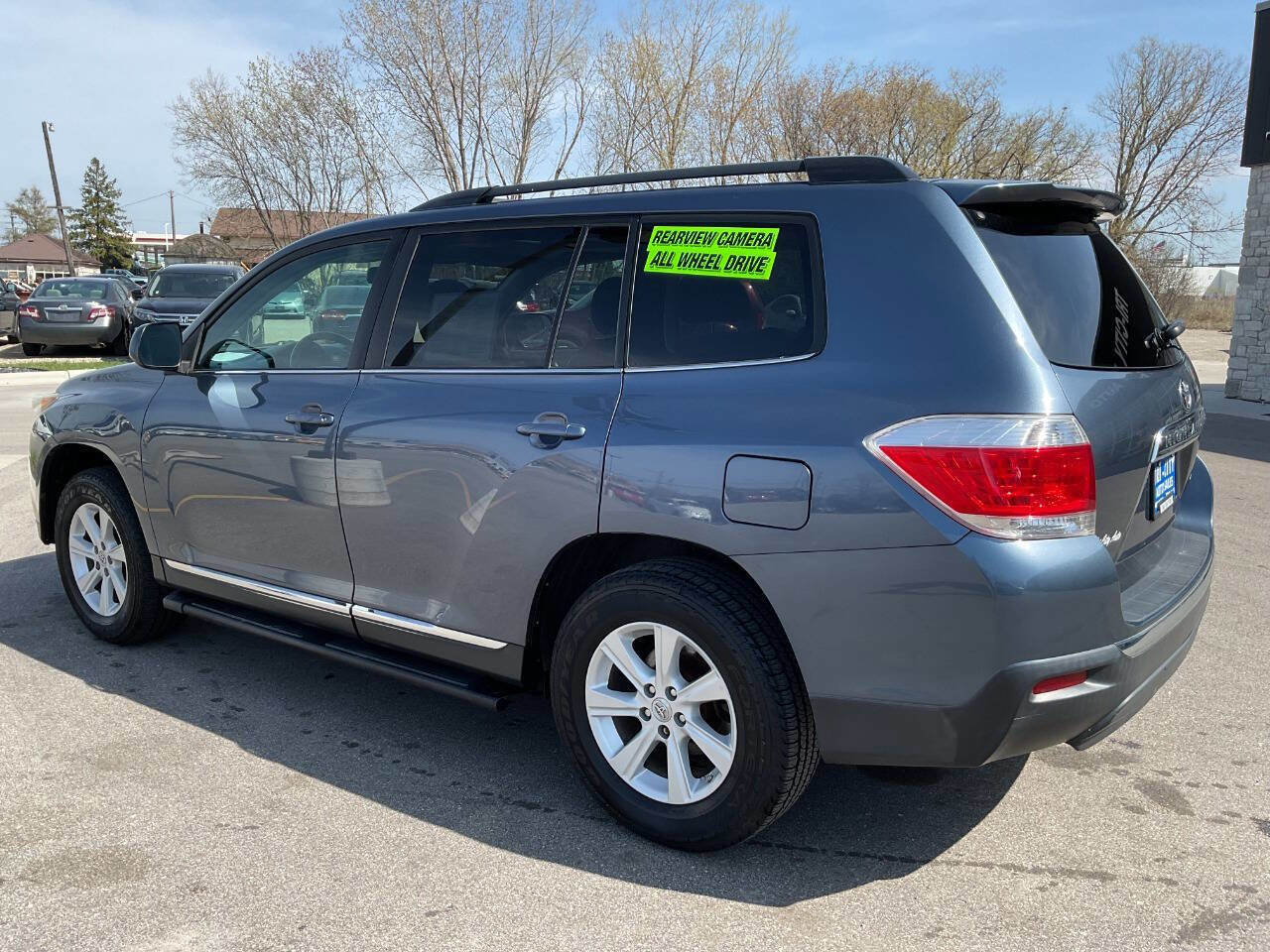 Used 2012 Toyota Highlander SE w/ Tow Pkg AWD/4WD image 4
