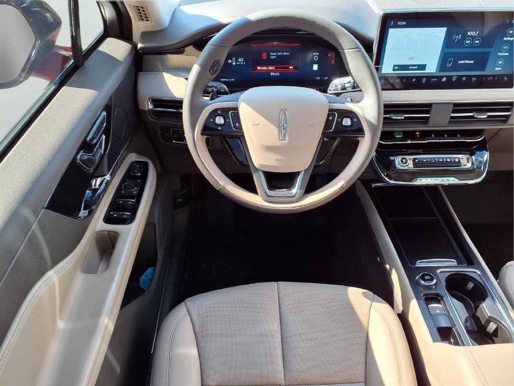 Used 2024 Lincoln Corsair AWD w/ Equipment Group 101A image 11