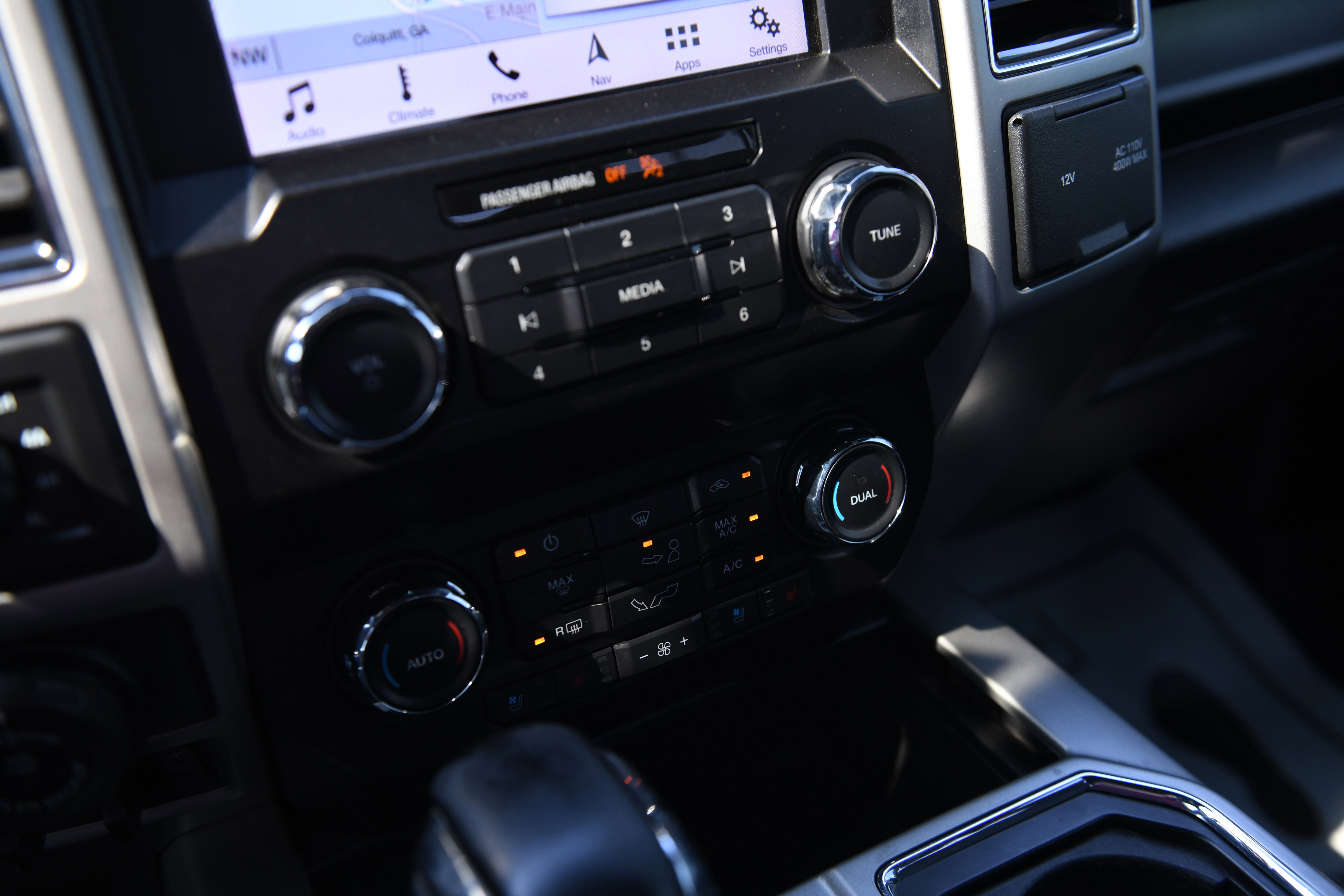 Used 2019 Ford F150 Lariat image 24