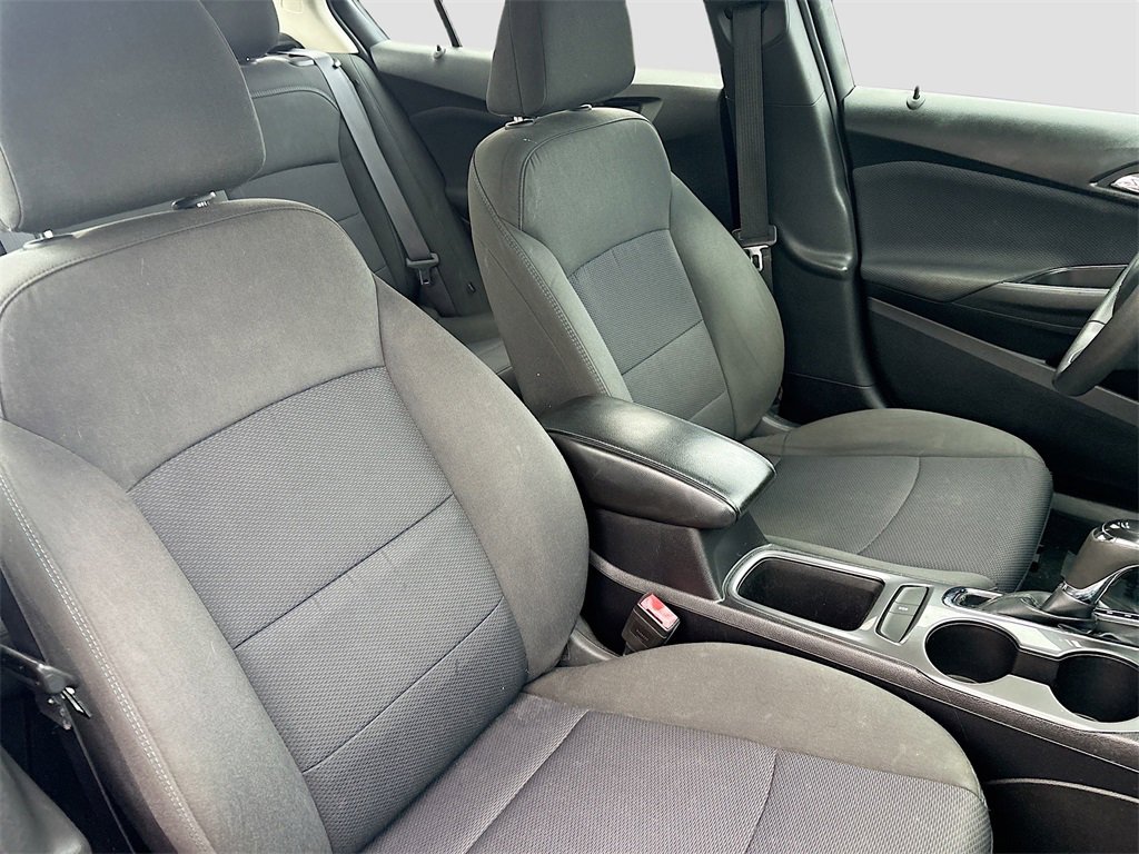 Used 2017 Chevrolet Cruze LT w/ Convenience Package image 26