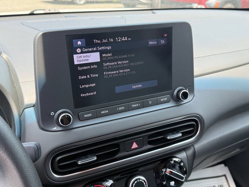 Certified 2023 Hyundai Kona SEL AWD/4WD image 32