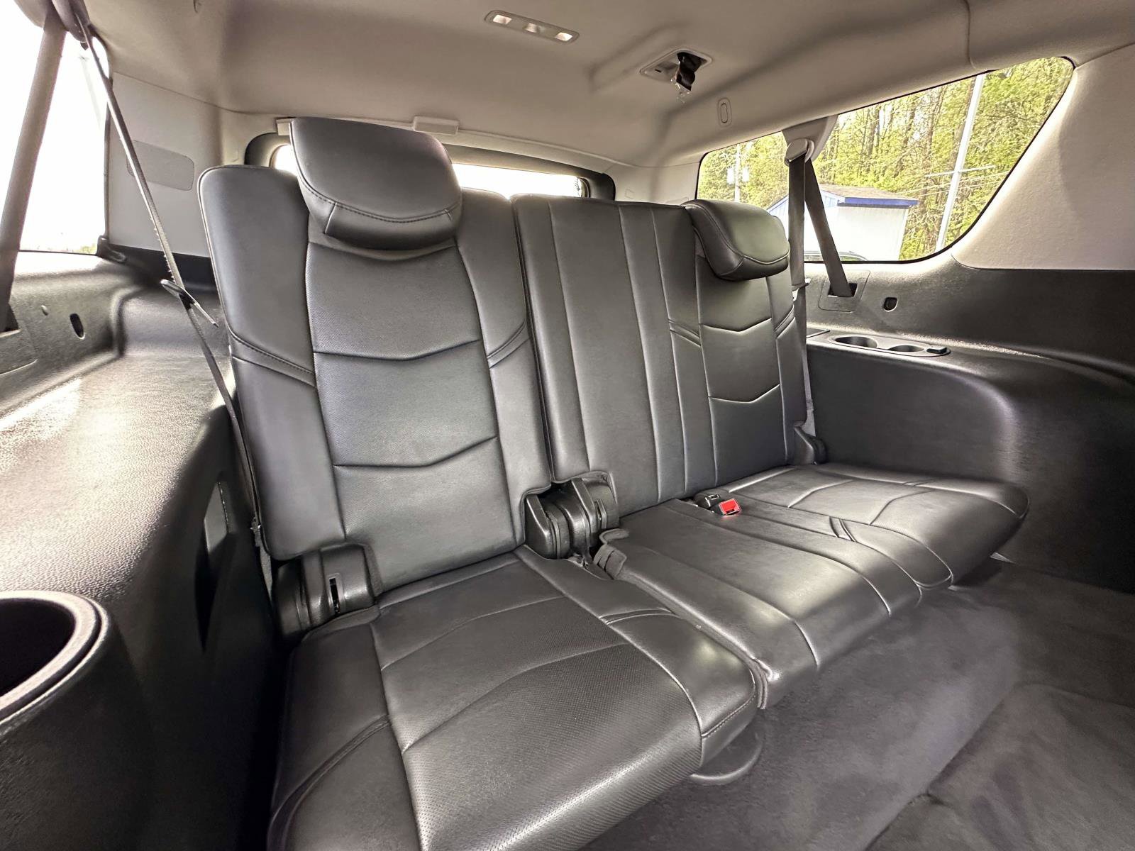 Used 2020 Cadillac Escalade ESV Premium Luxury image 34