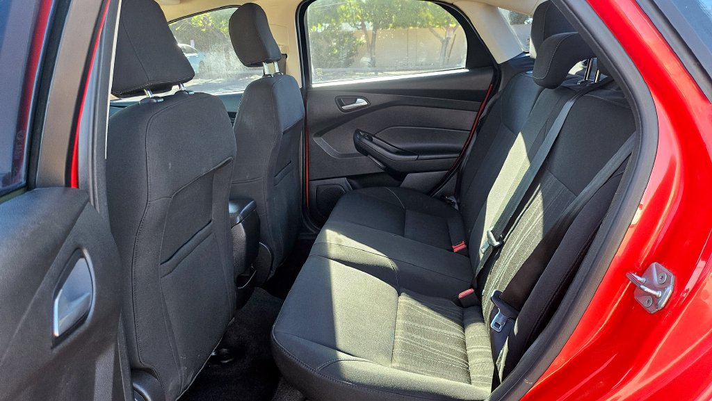 Used 2017 Ford Focus SE FWD image 24