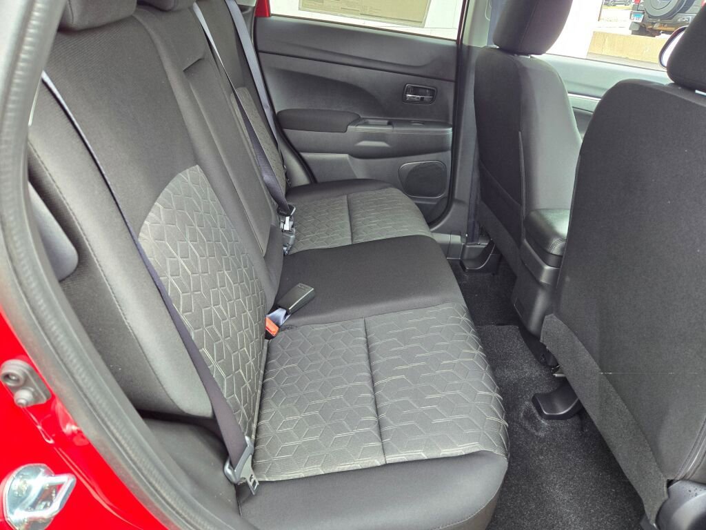 Used 2026 Mitsubishi Outlander Sport ES AWD/4WD image 7