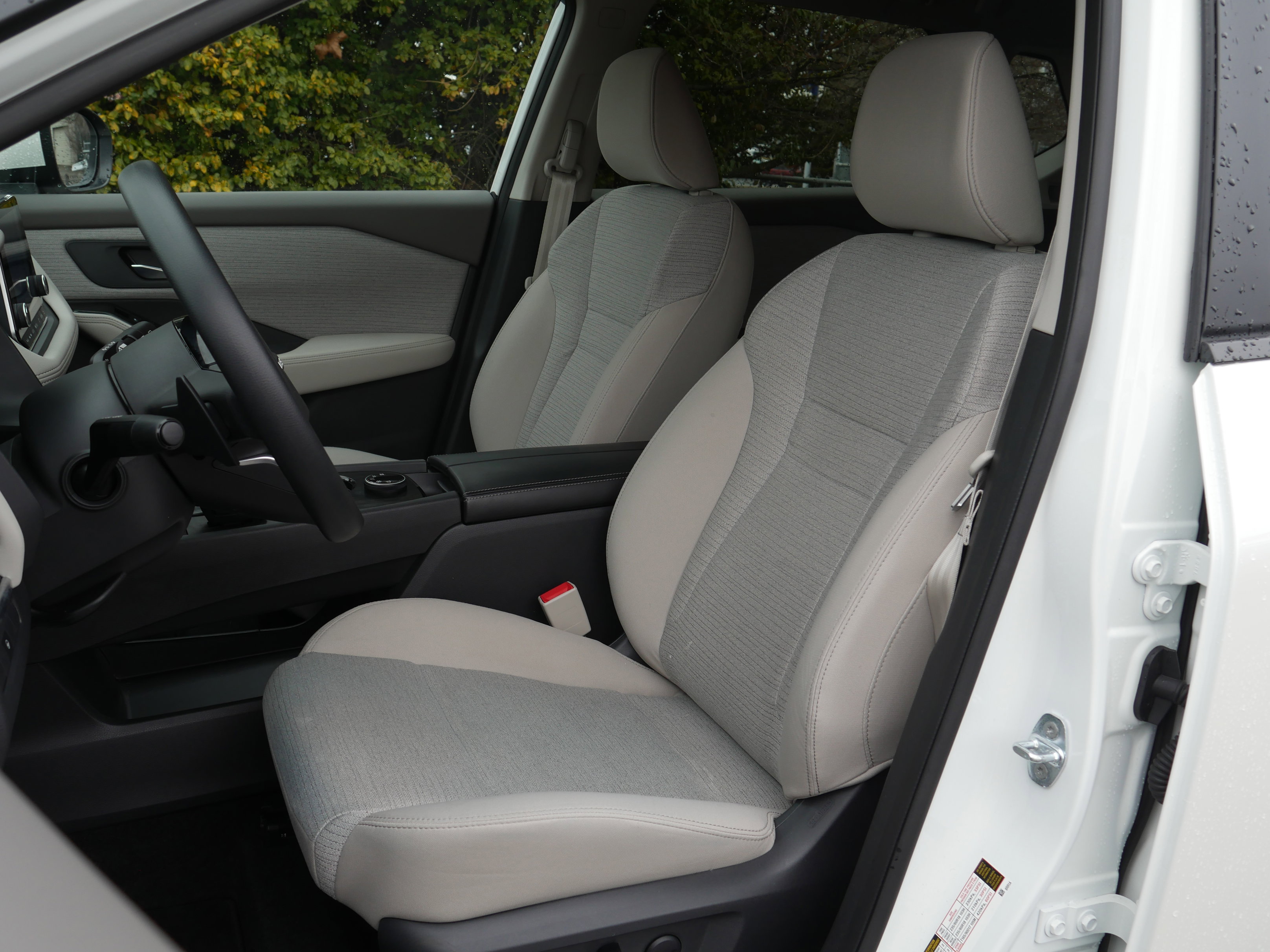 Certified 2022 Nissan Rogue SV image 28