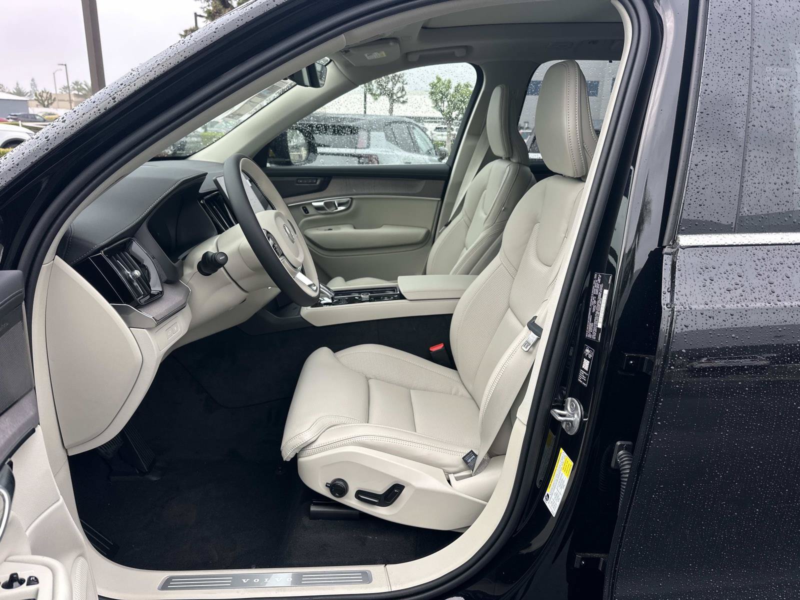 New 2026 Volvo XC90 T8 Ultra w/ Protection Package Premier AWD/4WD image 13