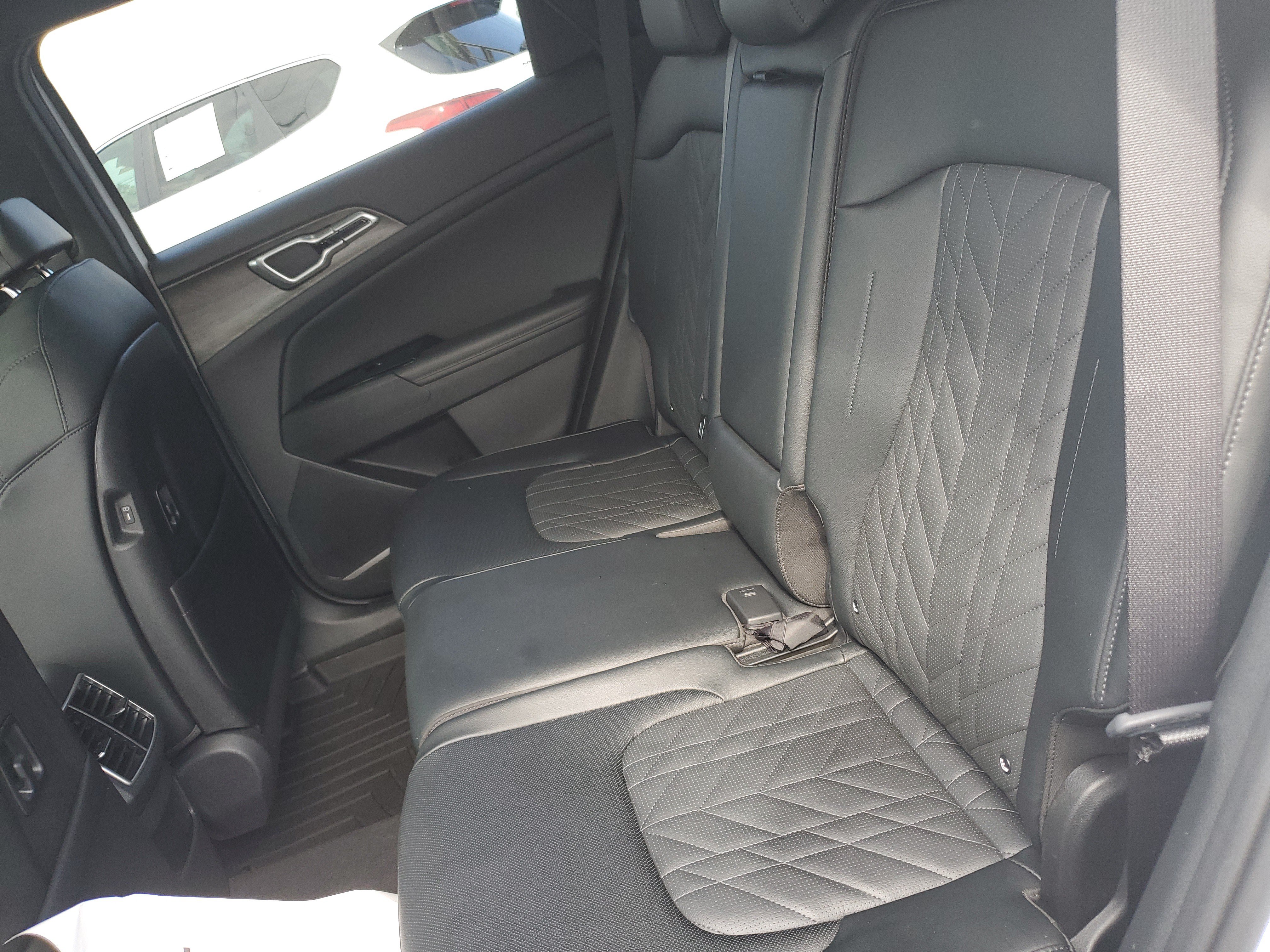 Used 2024 Kia Sportage X-Line w/ X-Line Premium Package AWD/4WD image 12
