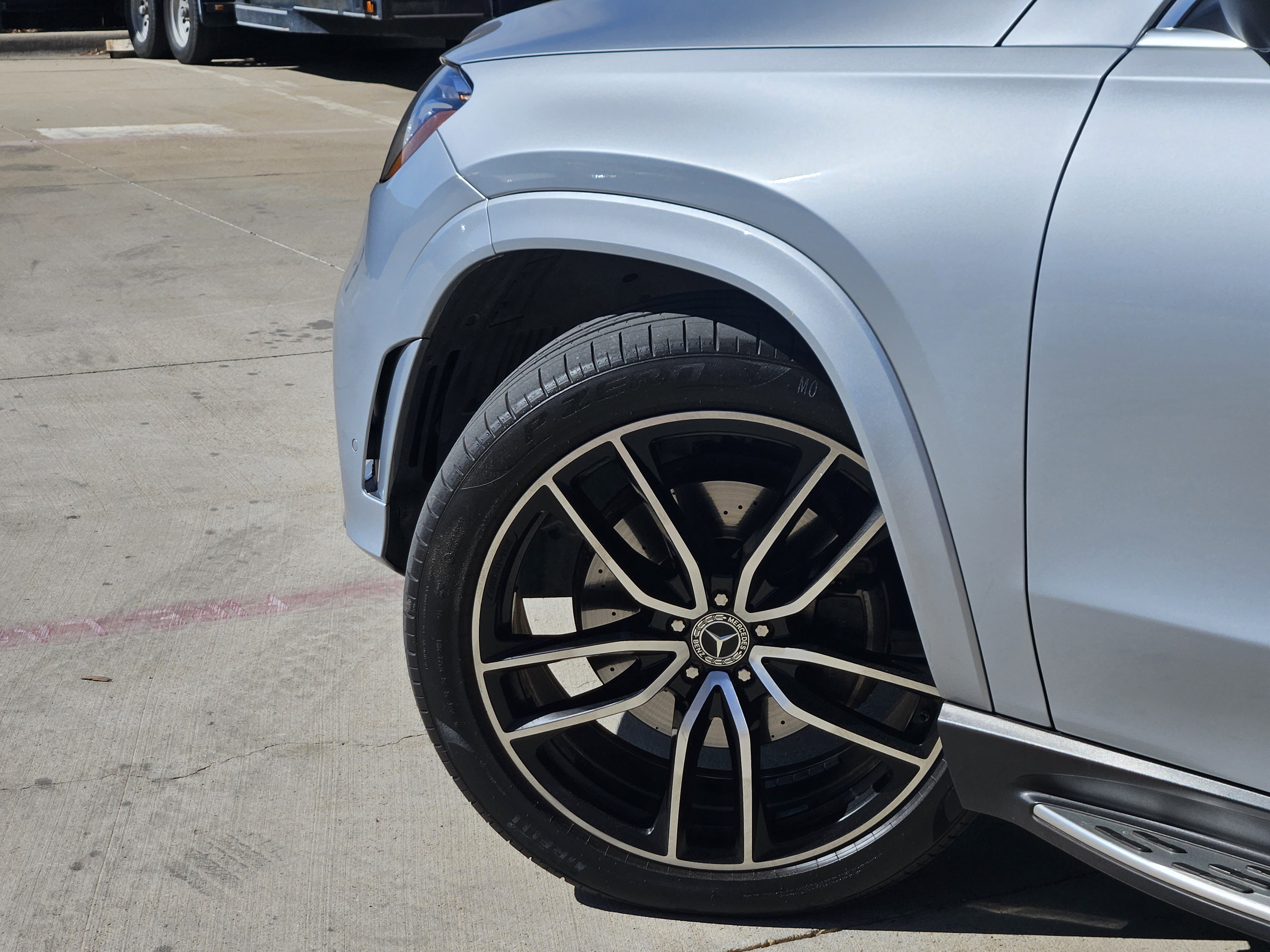 Used 2023 Mercedes-Benz GLS 450 4MATIC image 5