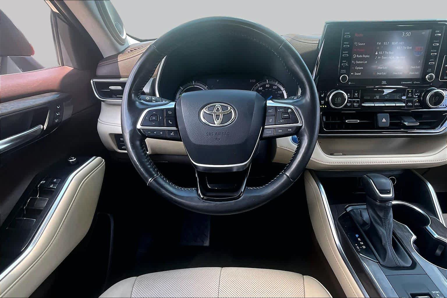 Used 2021 Toyota Highlander Limited AWD/4WD image 6