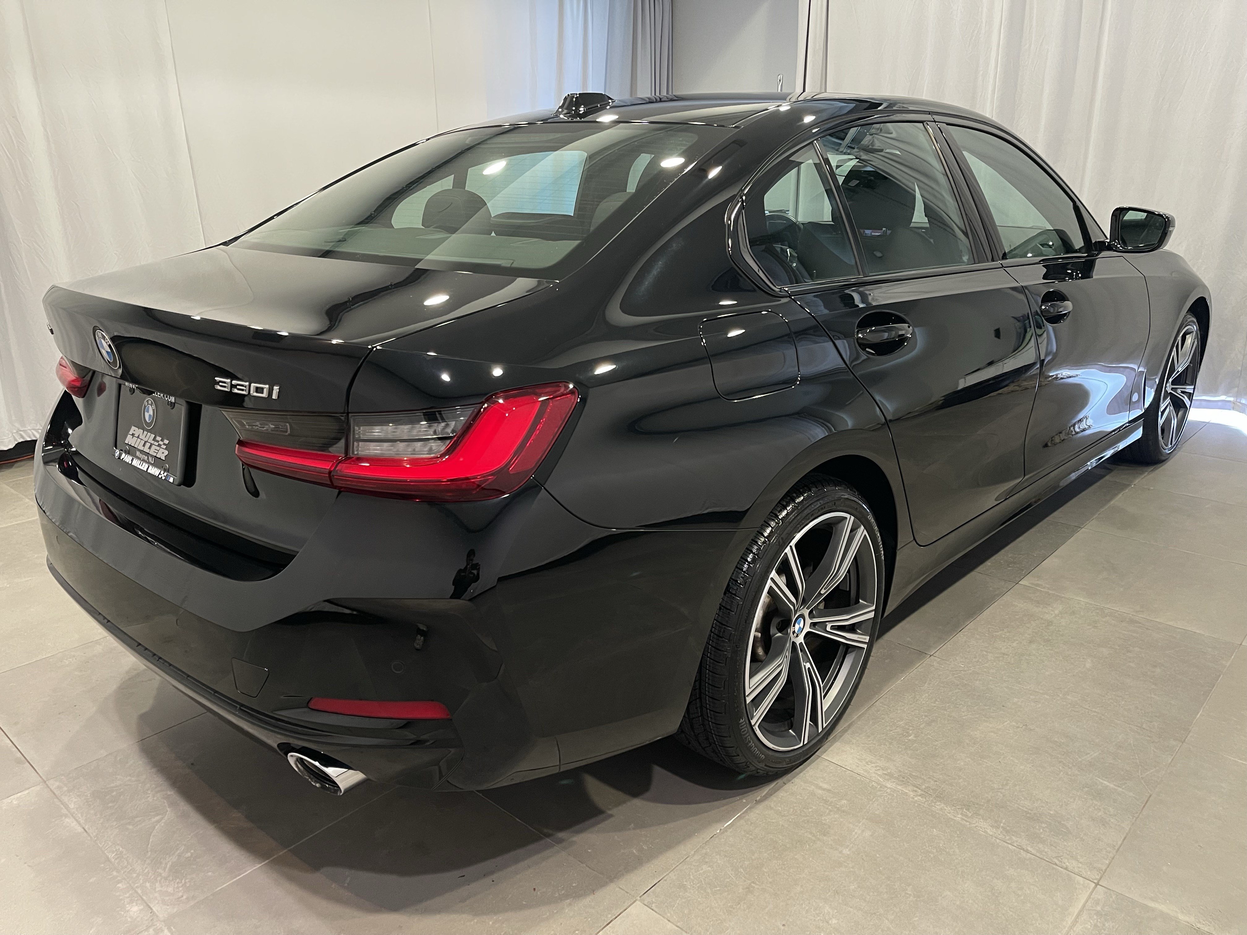 Certified 2023 BMW 330i xDrive Sedan w/ Driving Assistance Package AWD/4WD image 6