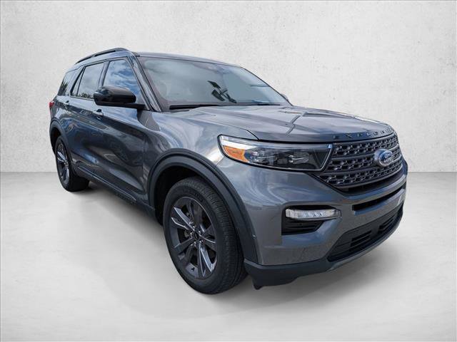 Used 2023 Ford Explorer XLT w/ Equipment Group 202A AWD/4WD image 3