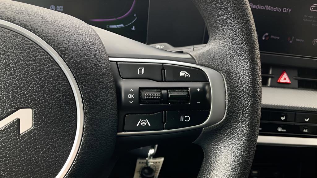 Used 2024 Kia Sportage LX image 27