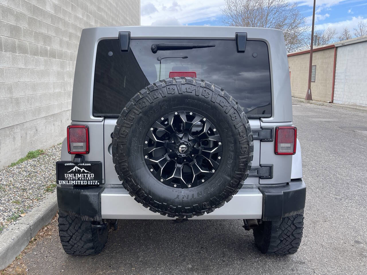 Used 2013 Jeep Wrangler Unlimited Sahara w/ Connectivity Group image 2