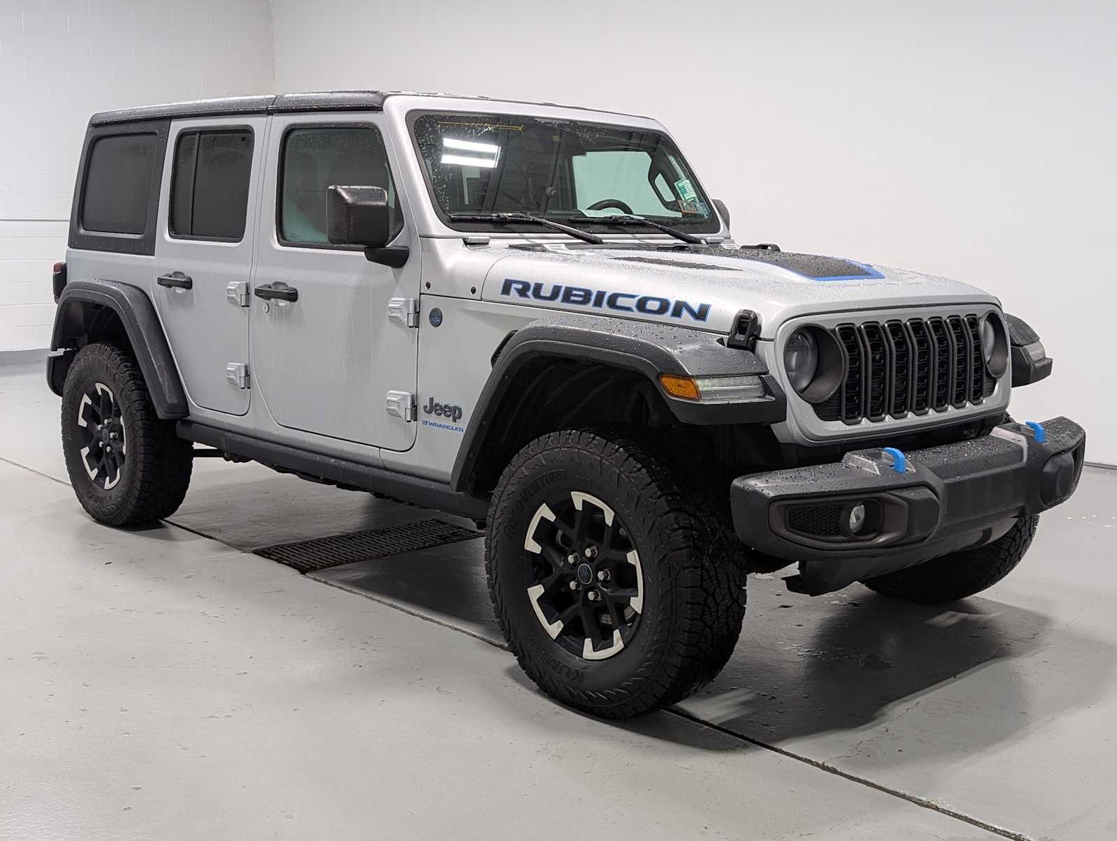 Used 2024 Jeep Wrangler Unlimited Rubicon 4xe AWD/4WD image 5