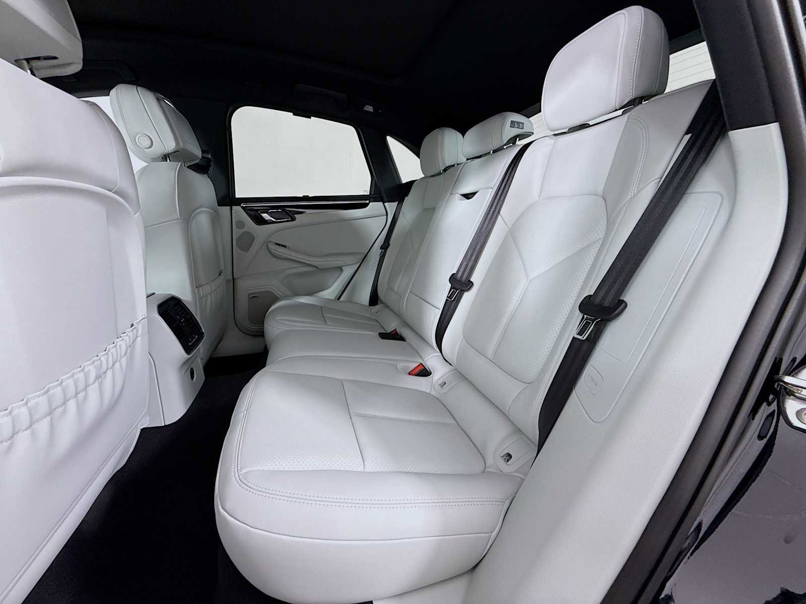 New 2026 Porsche Macan S image 24