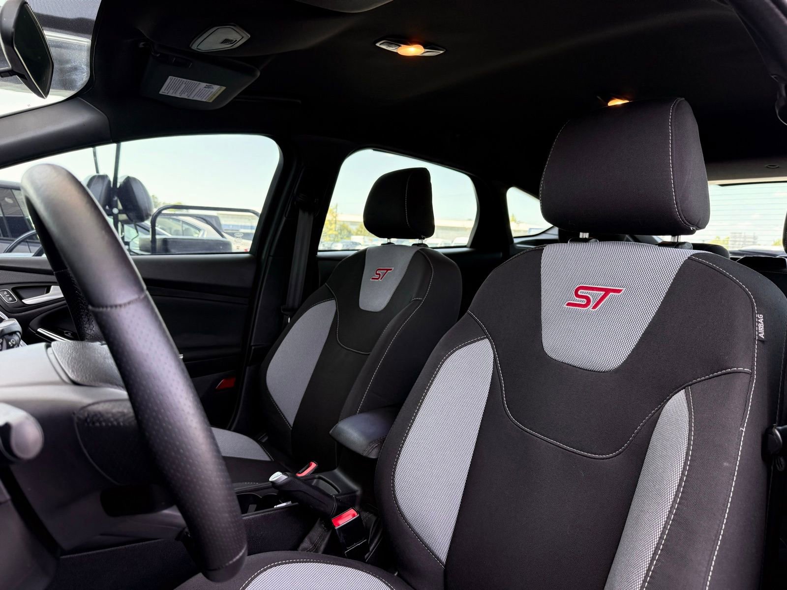 Used 2018 Ford Focus ST image 23