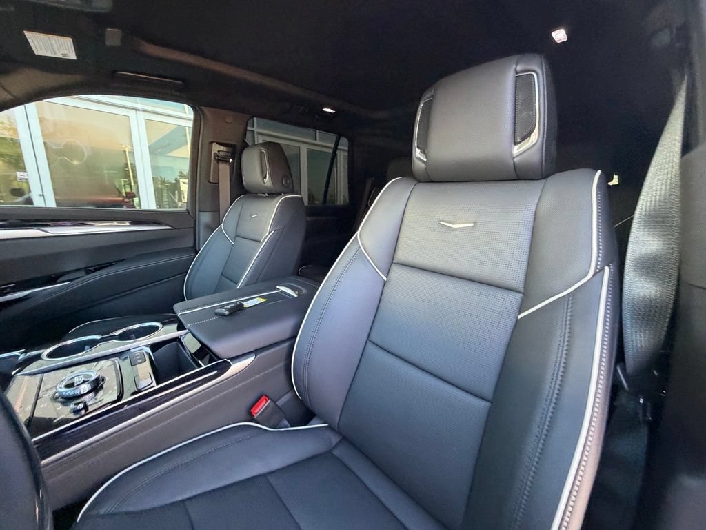New 2026 Cadillac Escalade Sport w/ Touring Package AWD/4WD image 13