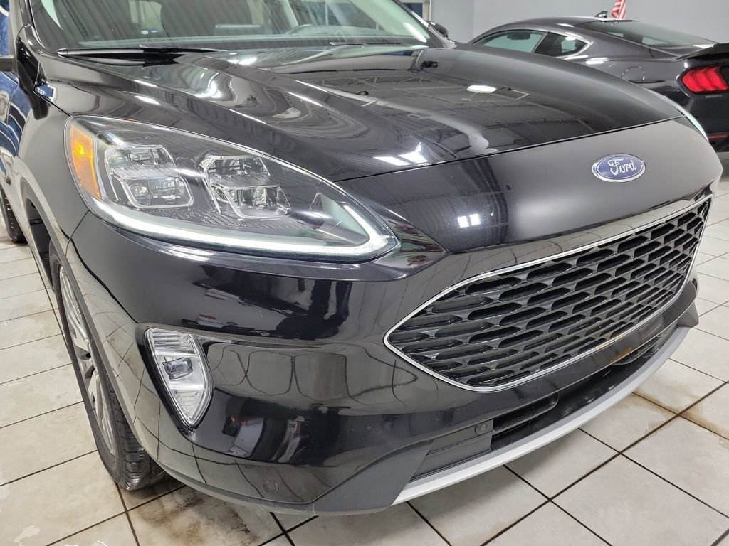 Used 2022 Ford Escape Titanium image 30