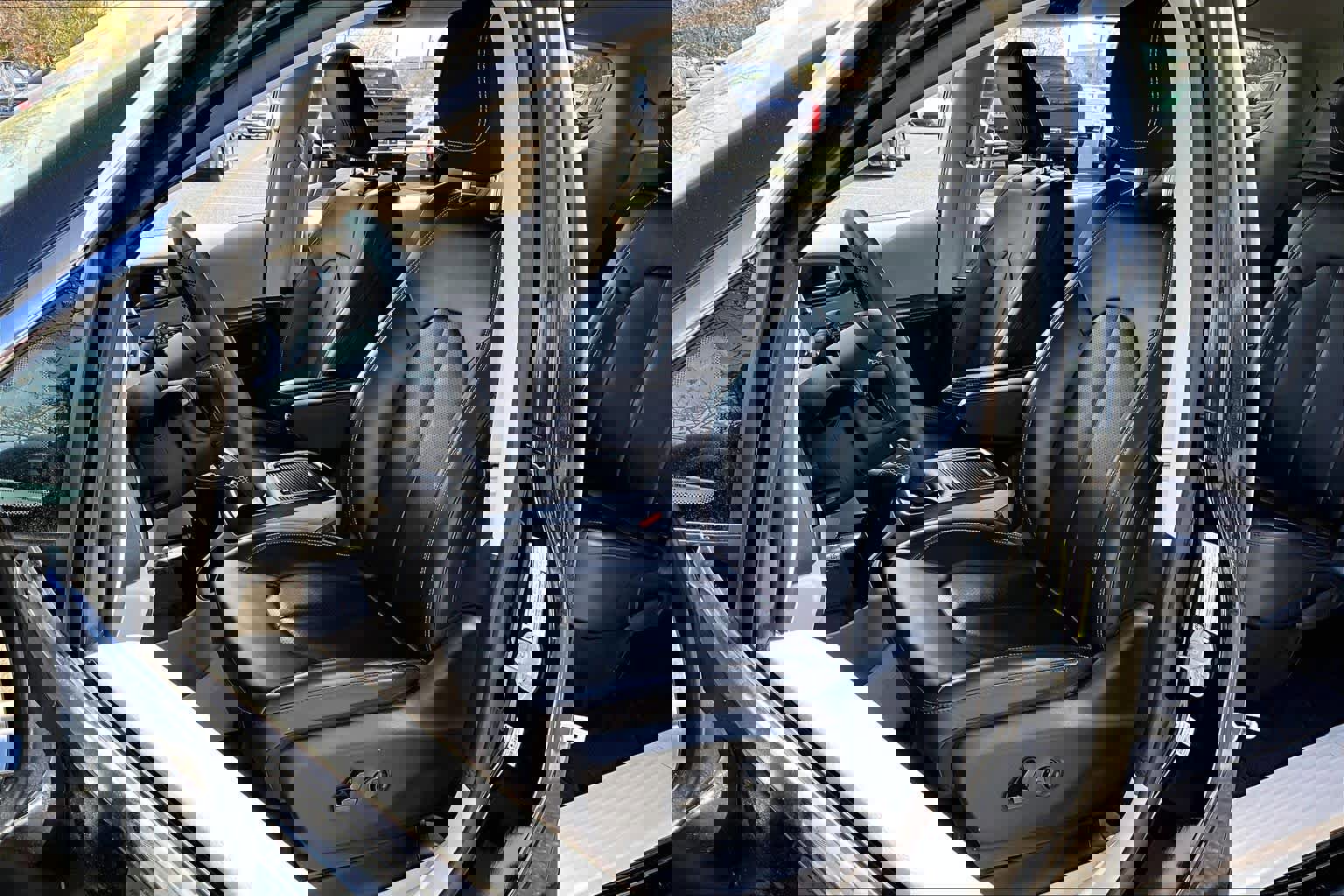 Used 2024 Chrysler Pacifica Touring-L image 7