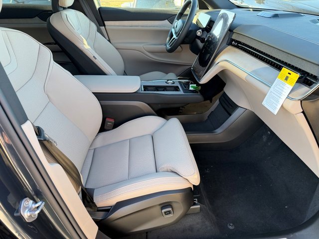 New 2025 Volvo EX90 Ultra w/ Protection Package Premier image 9