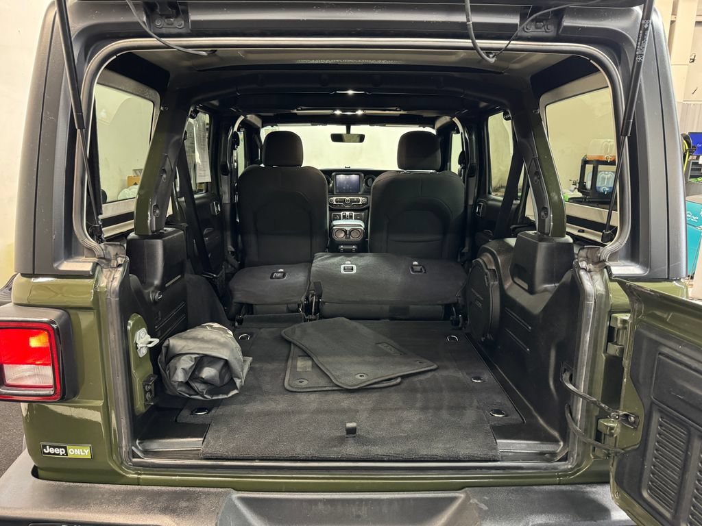 Used 2022 Jeep Wrangler Unlimited Sport AWD/4WD image 7