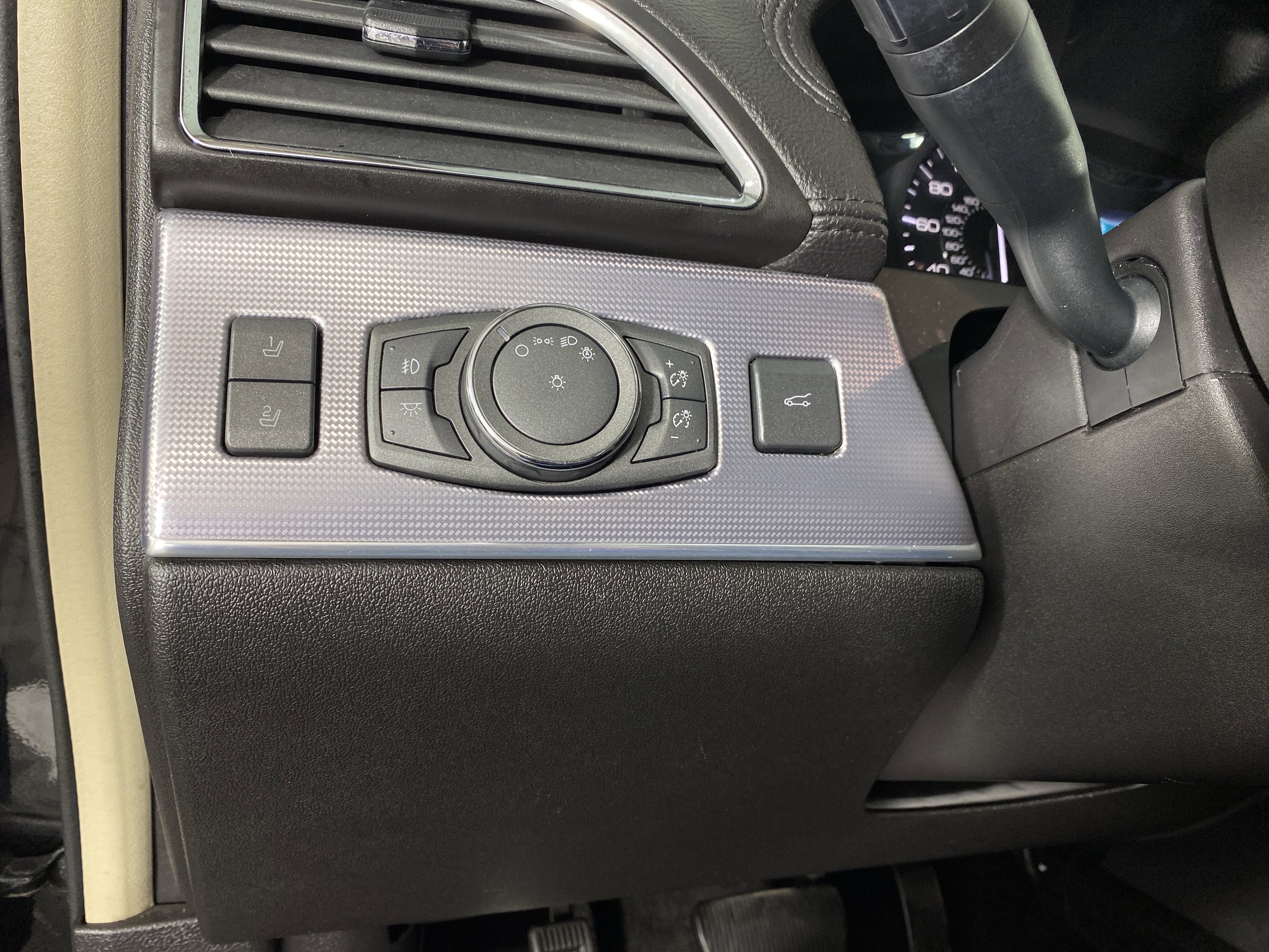Used 2012 Lincoln MKX AWD image 30