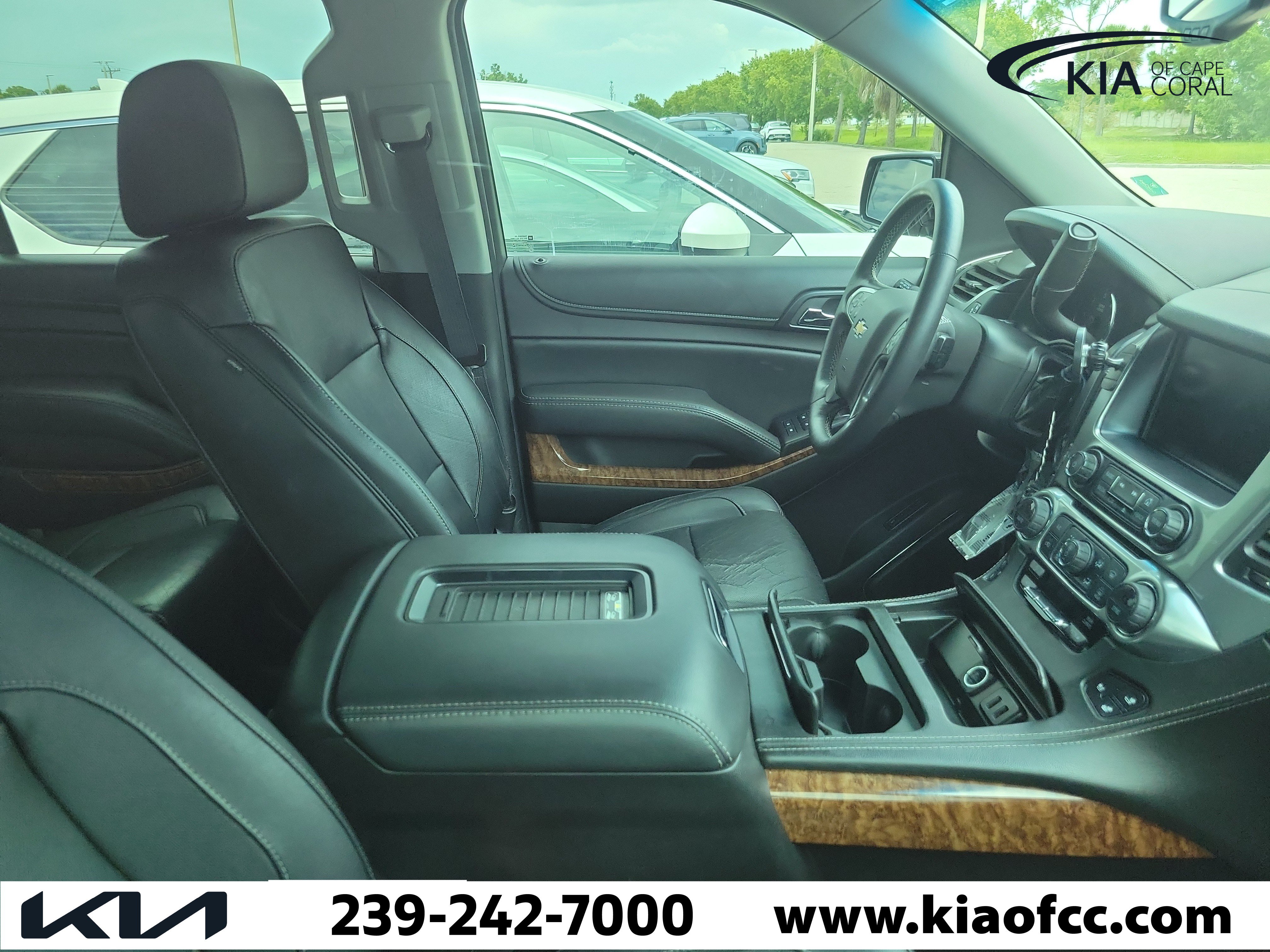 Used 2017 Chevrolet Suburban Premier AWD/4WD image 9