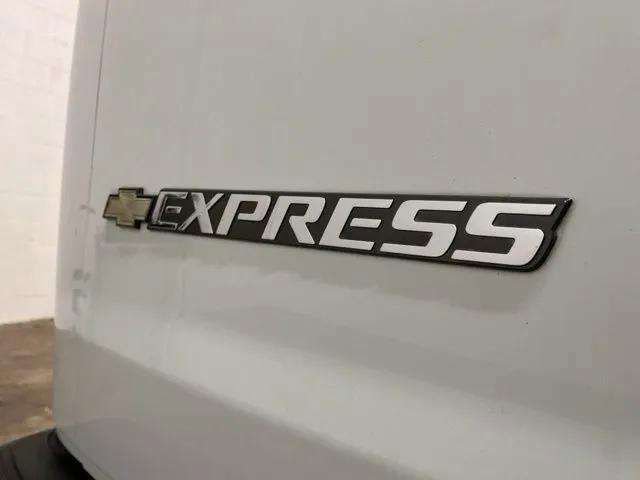 Used 2022 Chevrolet Express 2500 w/ Driver Convenience Package RWD image 70
