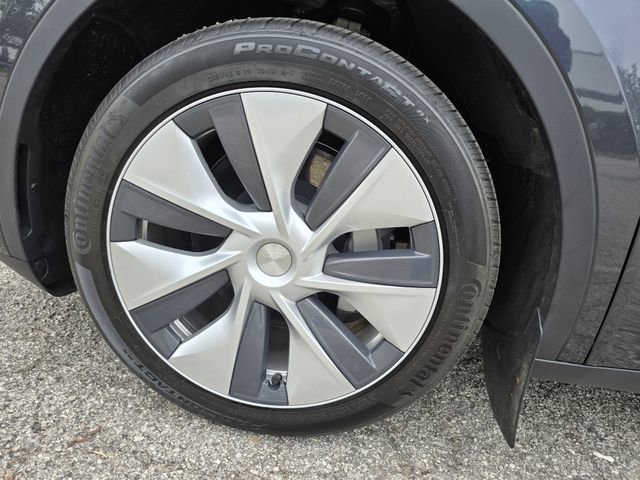 Used 2024 Tesla Model Y Long Range AWD/4WD image 56