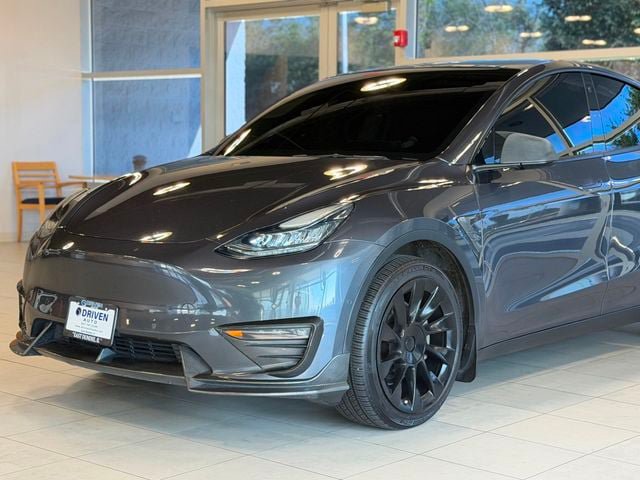 Used 2022 Tesla Model Y Long Range AWD/4WD image 3