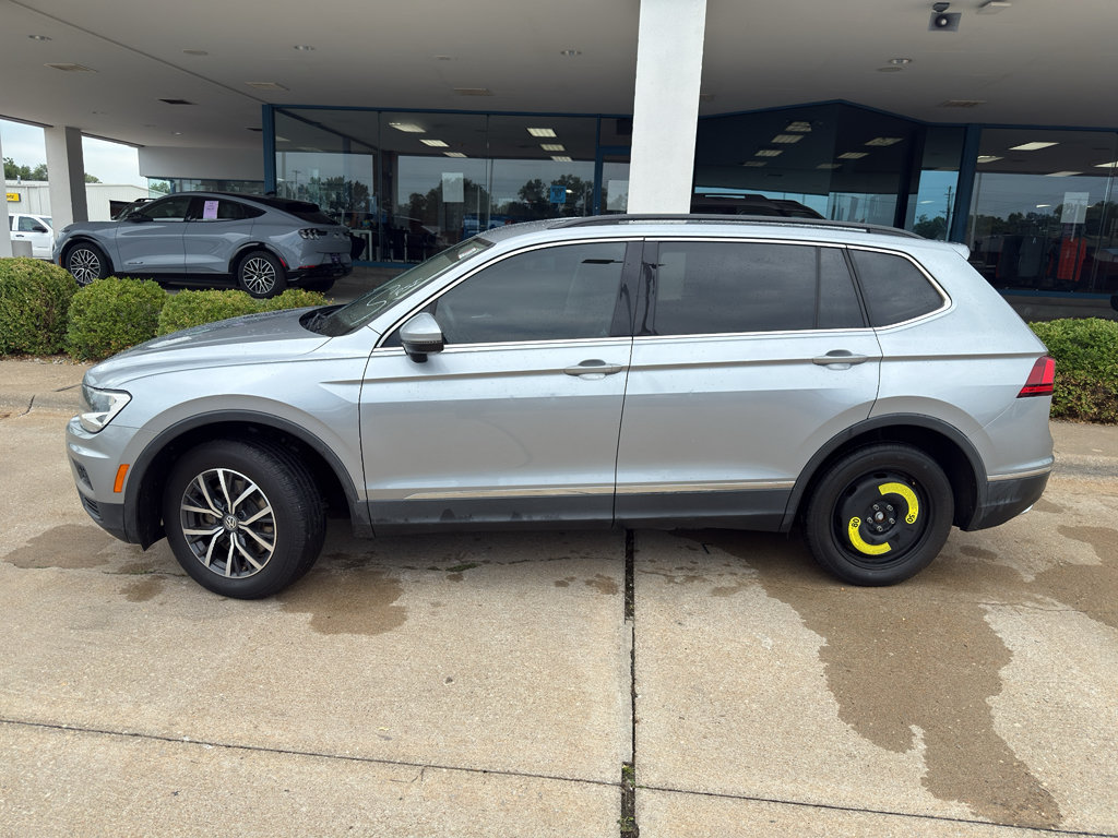 Used 2020 Volkswagen Tiguan SE AWD/4WD image 9