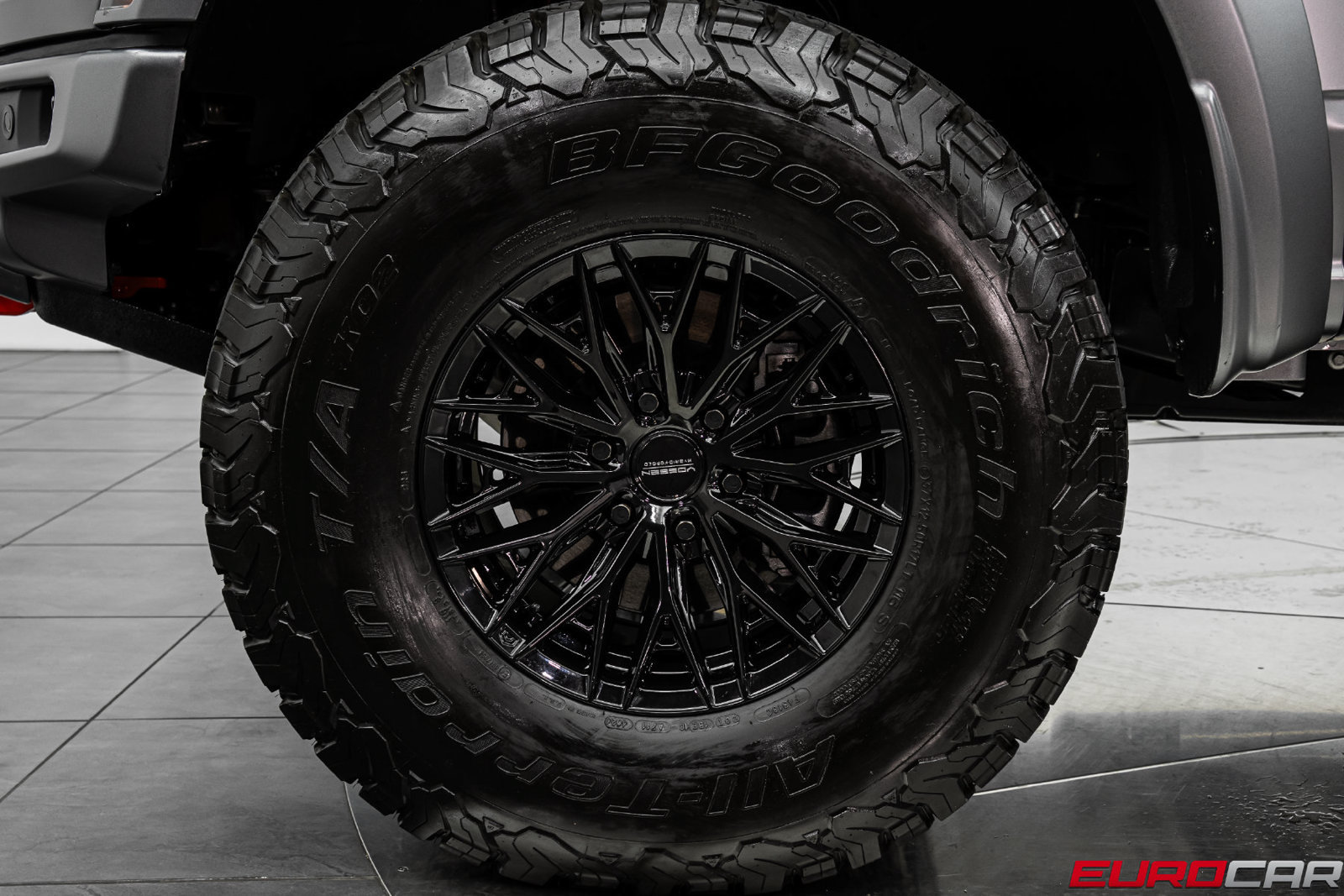 Used 2025 Ford F150 Raptor w/ Equipment Group 803A Raptor R AWD/4WD image 28