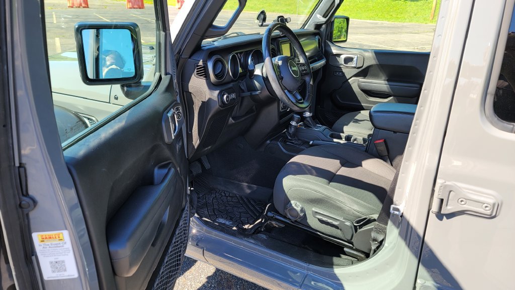 Used 2019 Jeep Wrangler Unlimited Sport S AWD/4WD image 18