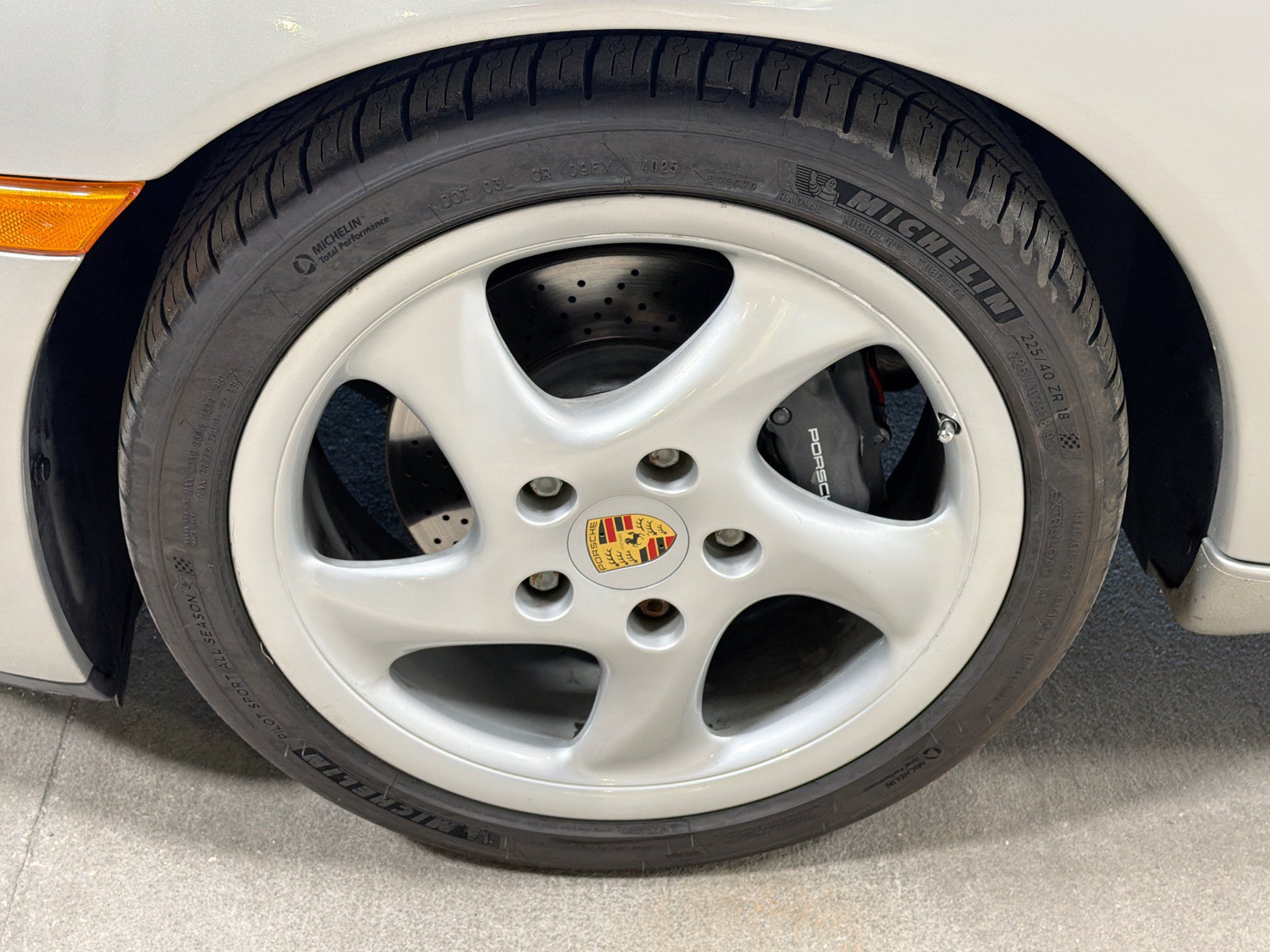 Used 2001 Porsche 911 Carrera RWD image 34